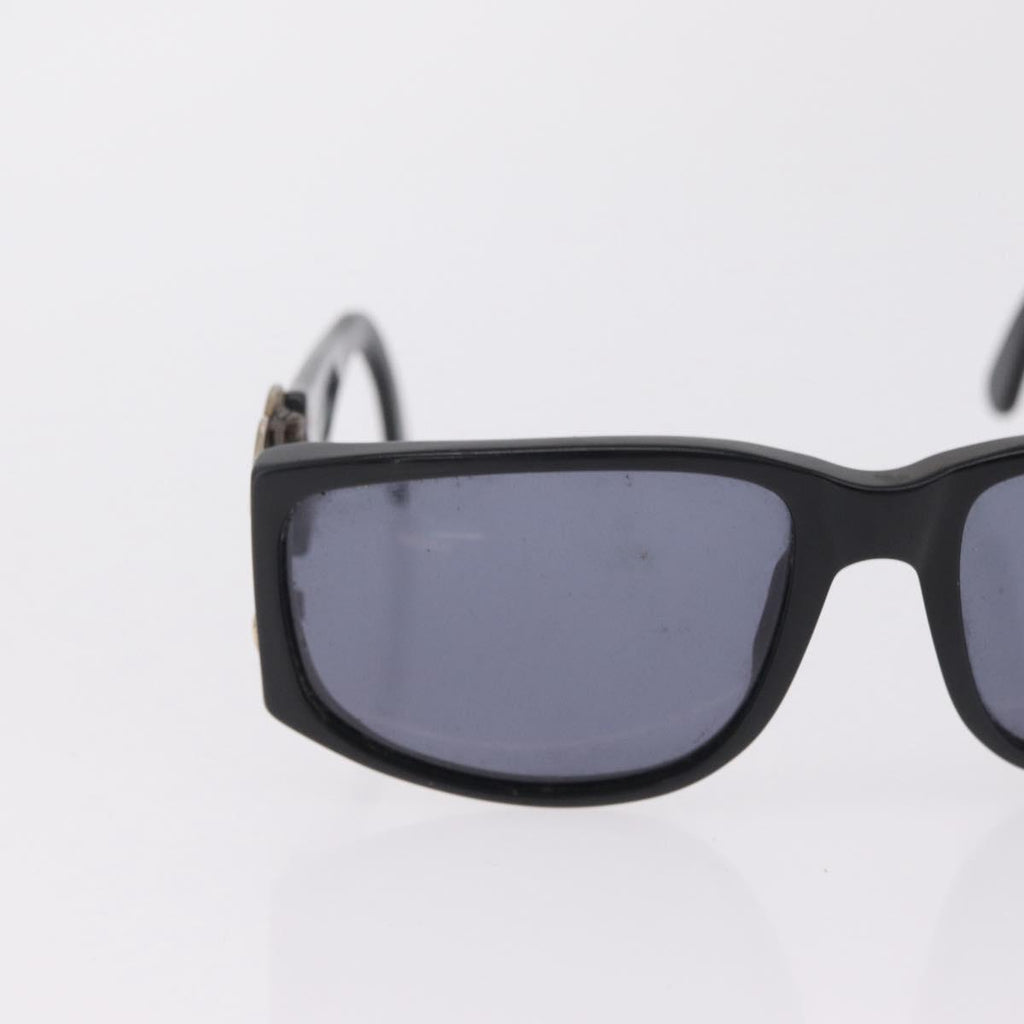 Chanel Black CC Logo Sunglasses detail