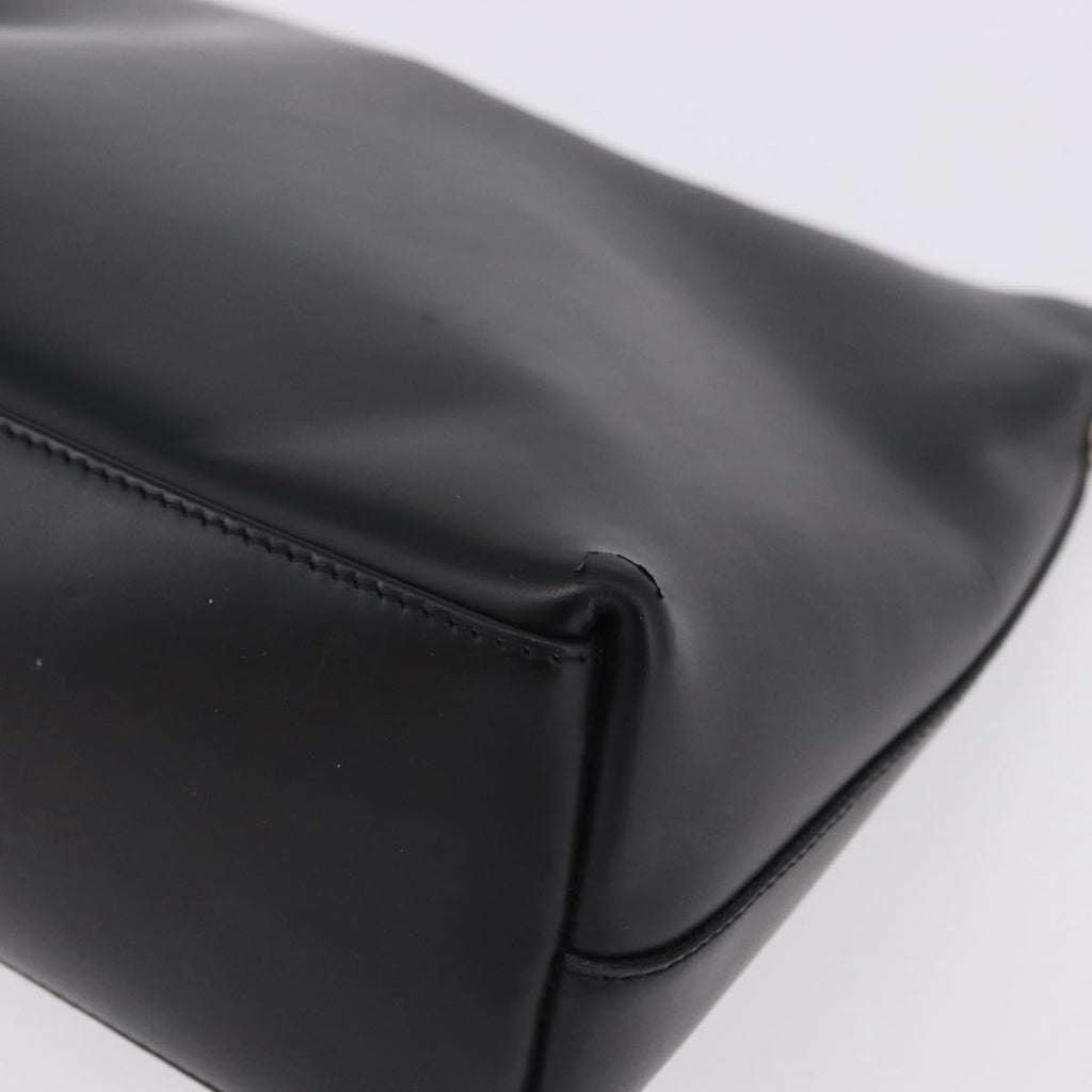 Gucci Black Leather Shoulder Bag with Silver Strap