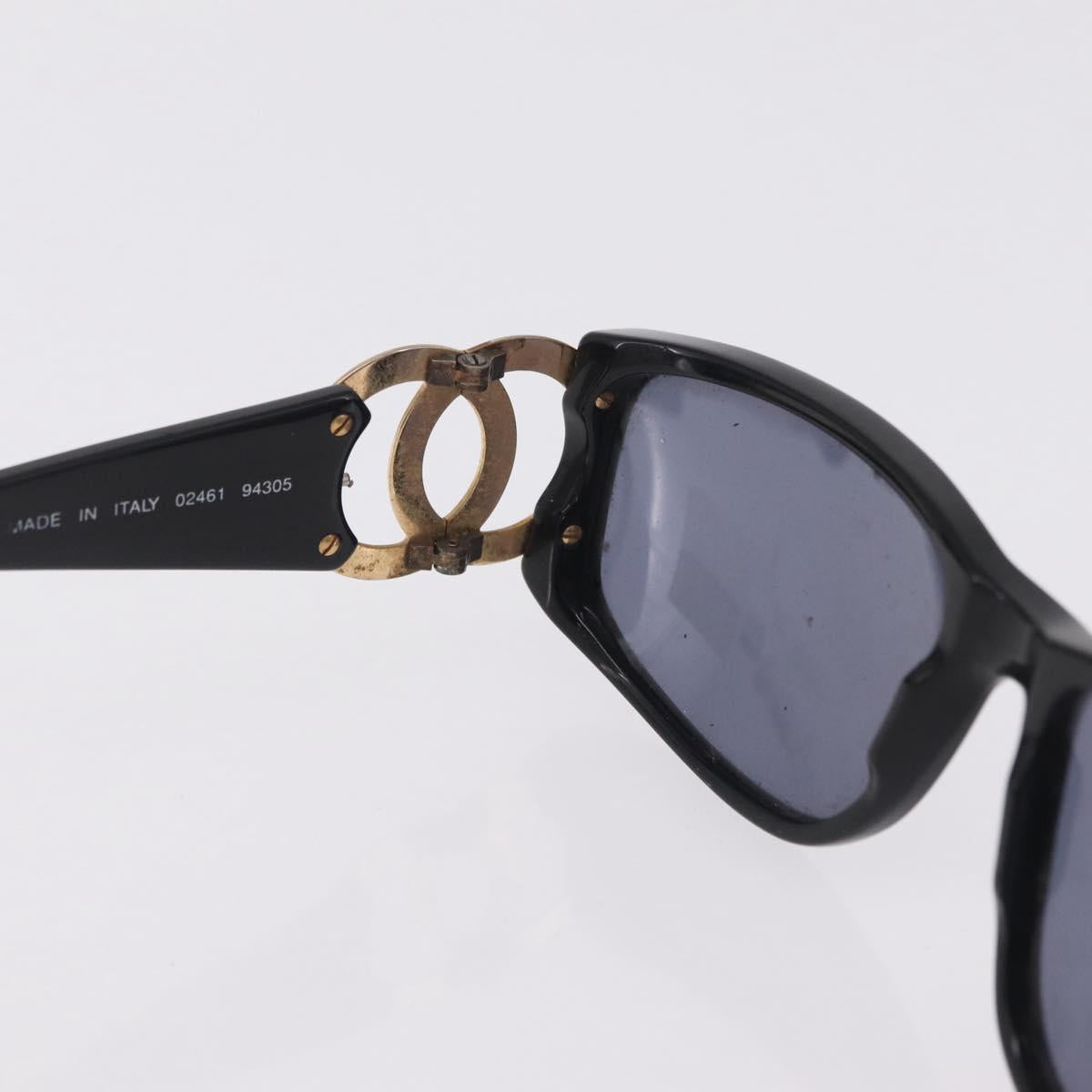 Chanel Black CC Logo Sunglasses detail