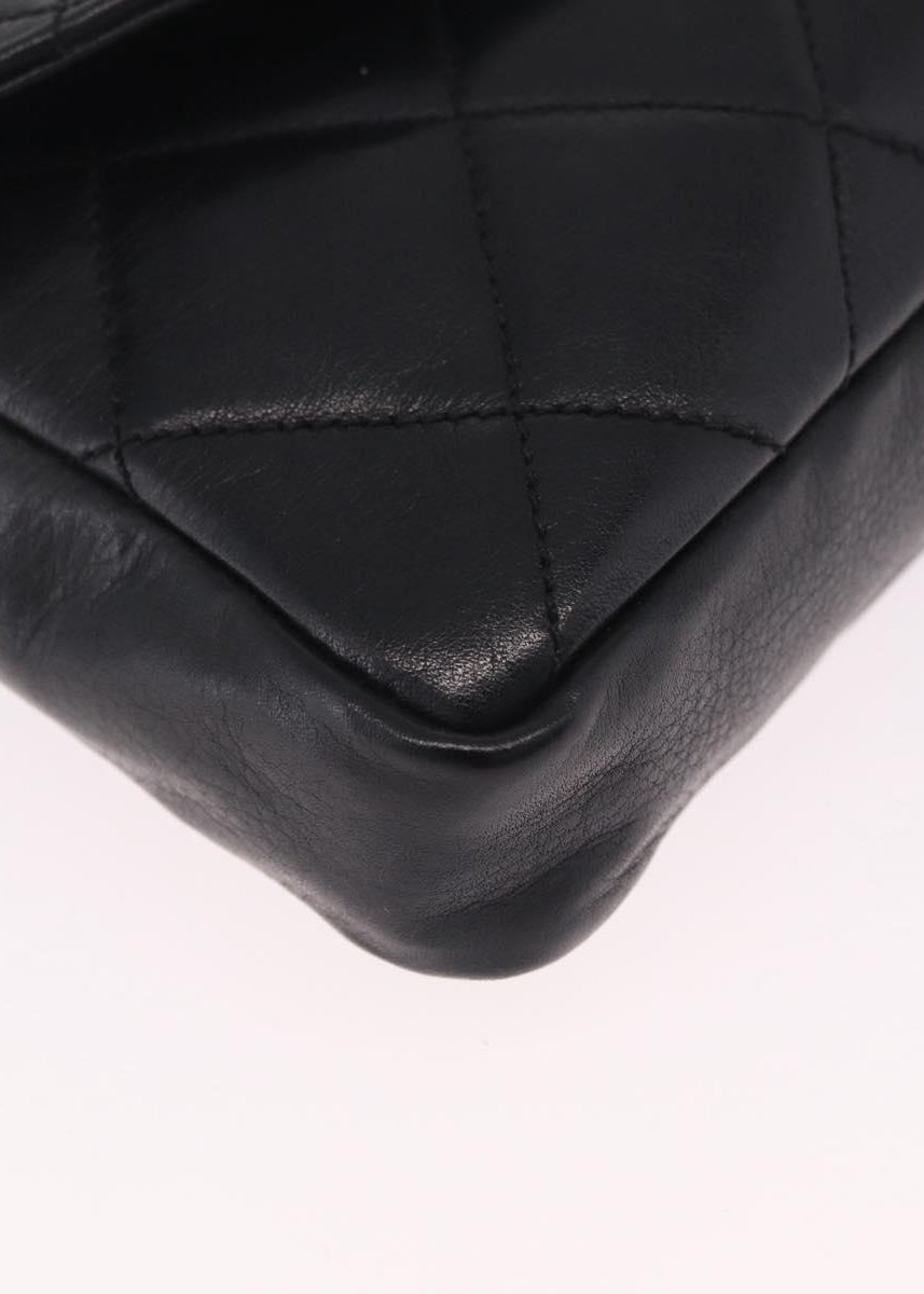 Chanel Black and Gold Quilted Belt Bag corner detail