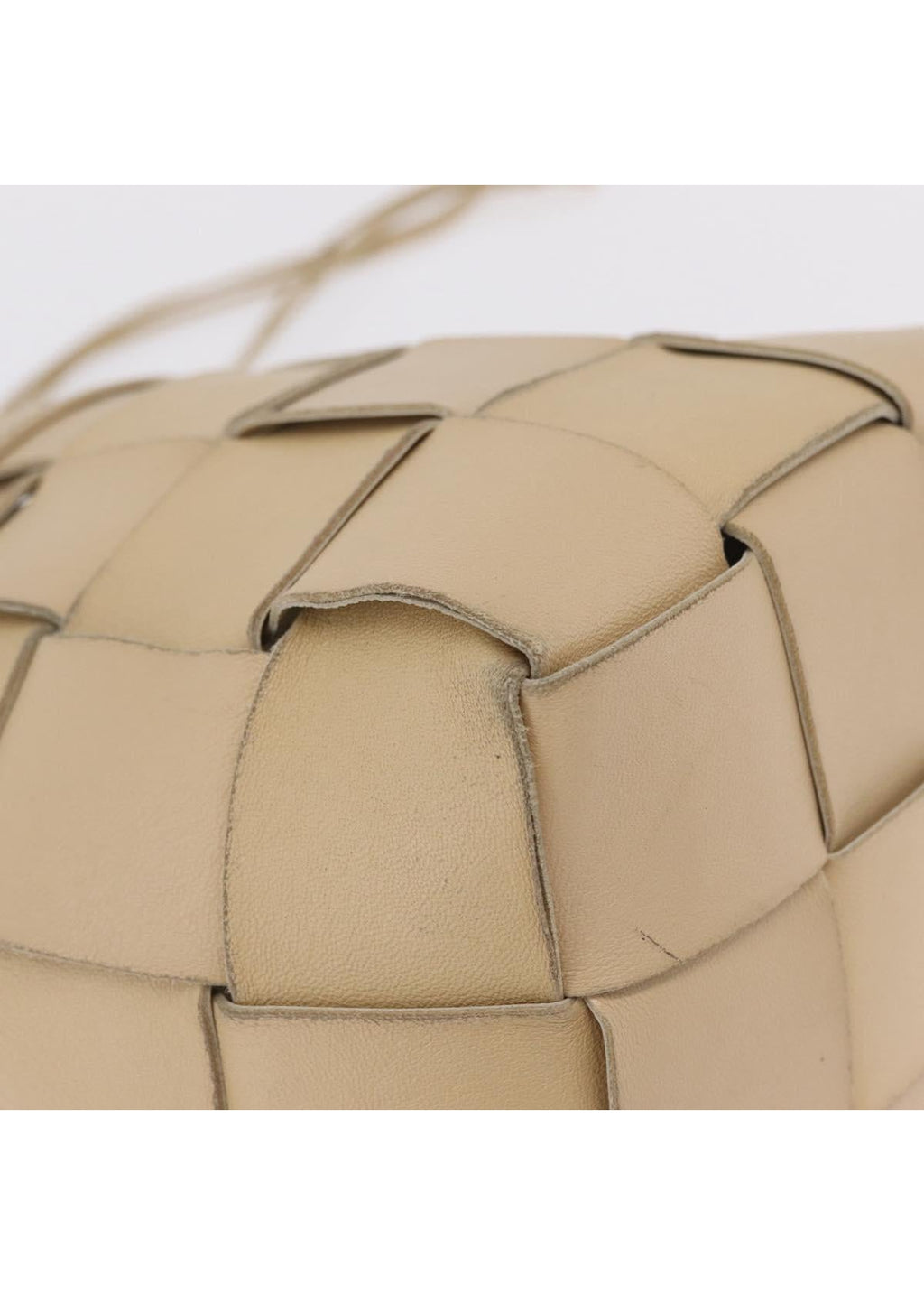 Bottega Veneta Tan Intrecciato Bucket Bag corner