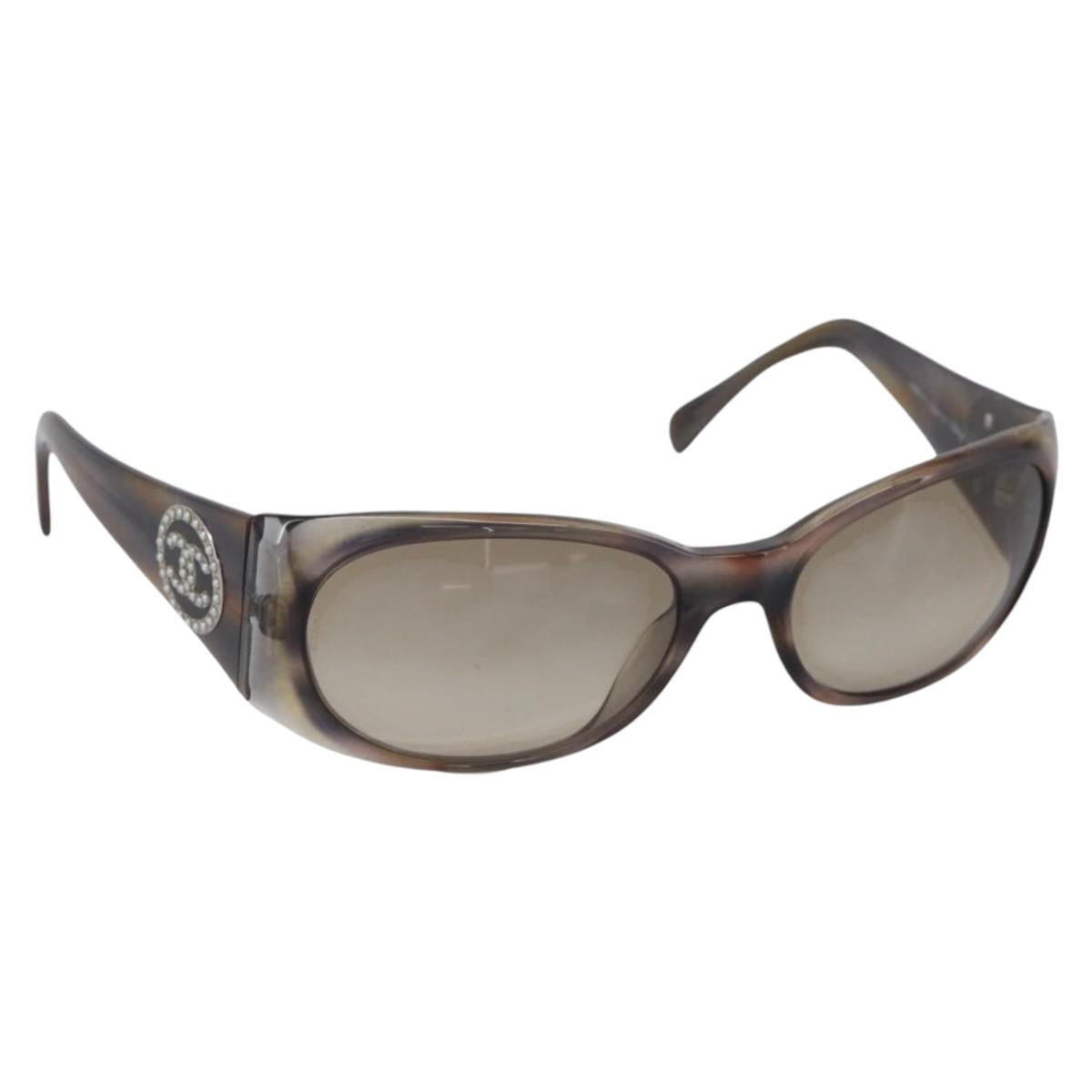 Chanel Brown CC Logo Sunglasses photo 2