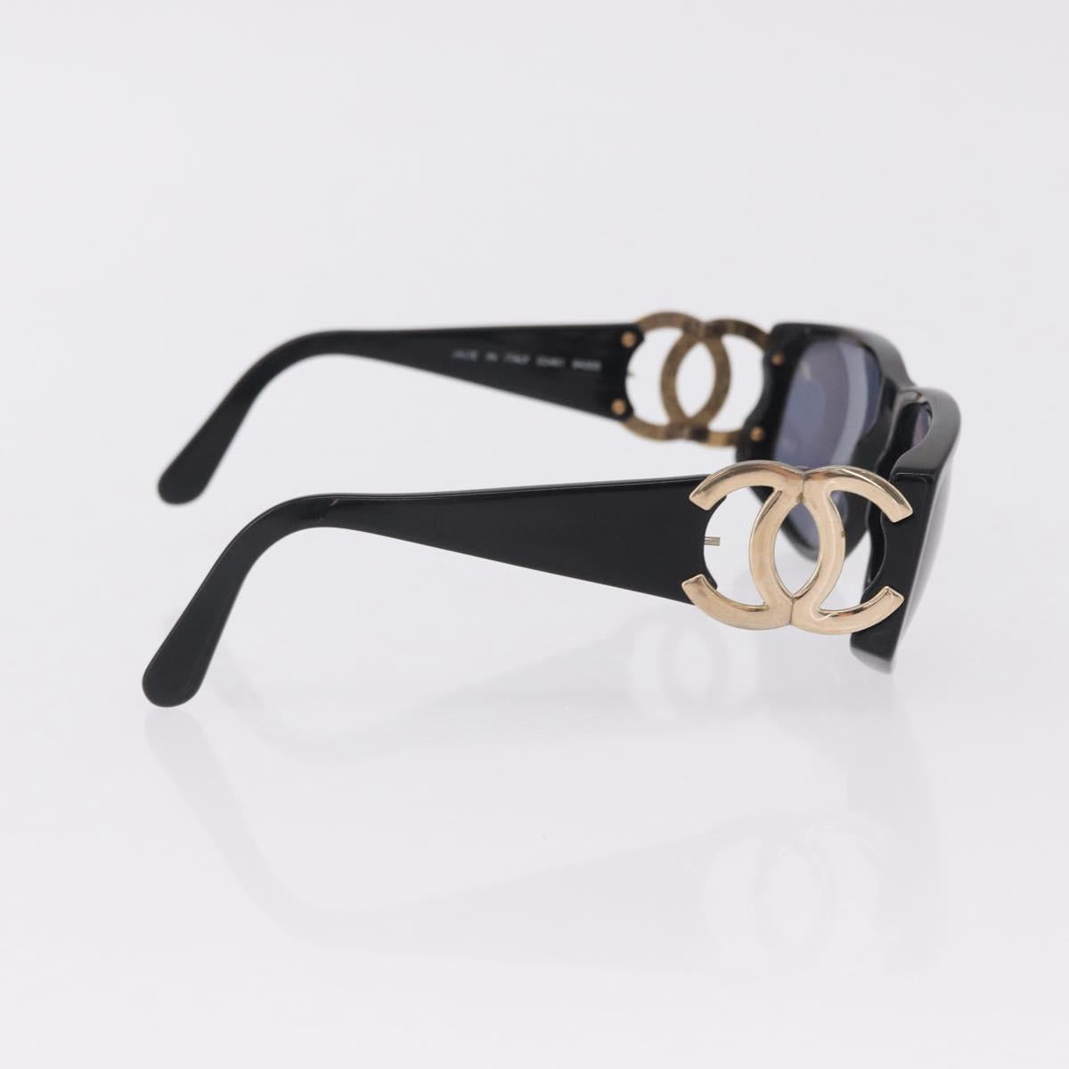 Chanel Black CC Logo Sunglasses detail