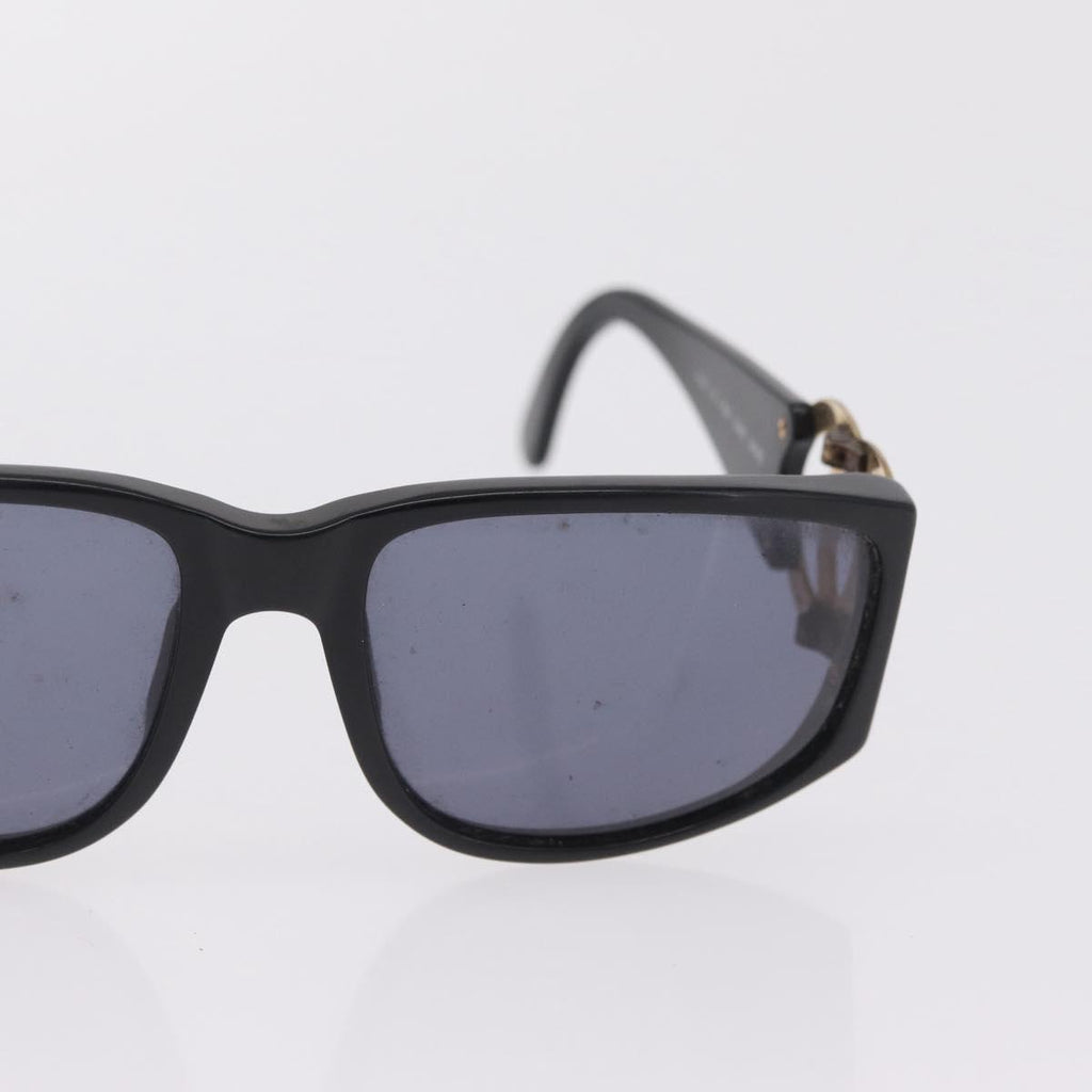 Chanel Black CC Logo Sunglasses detail