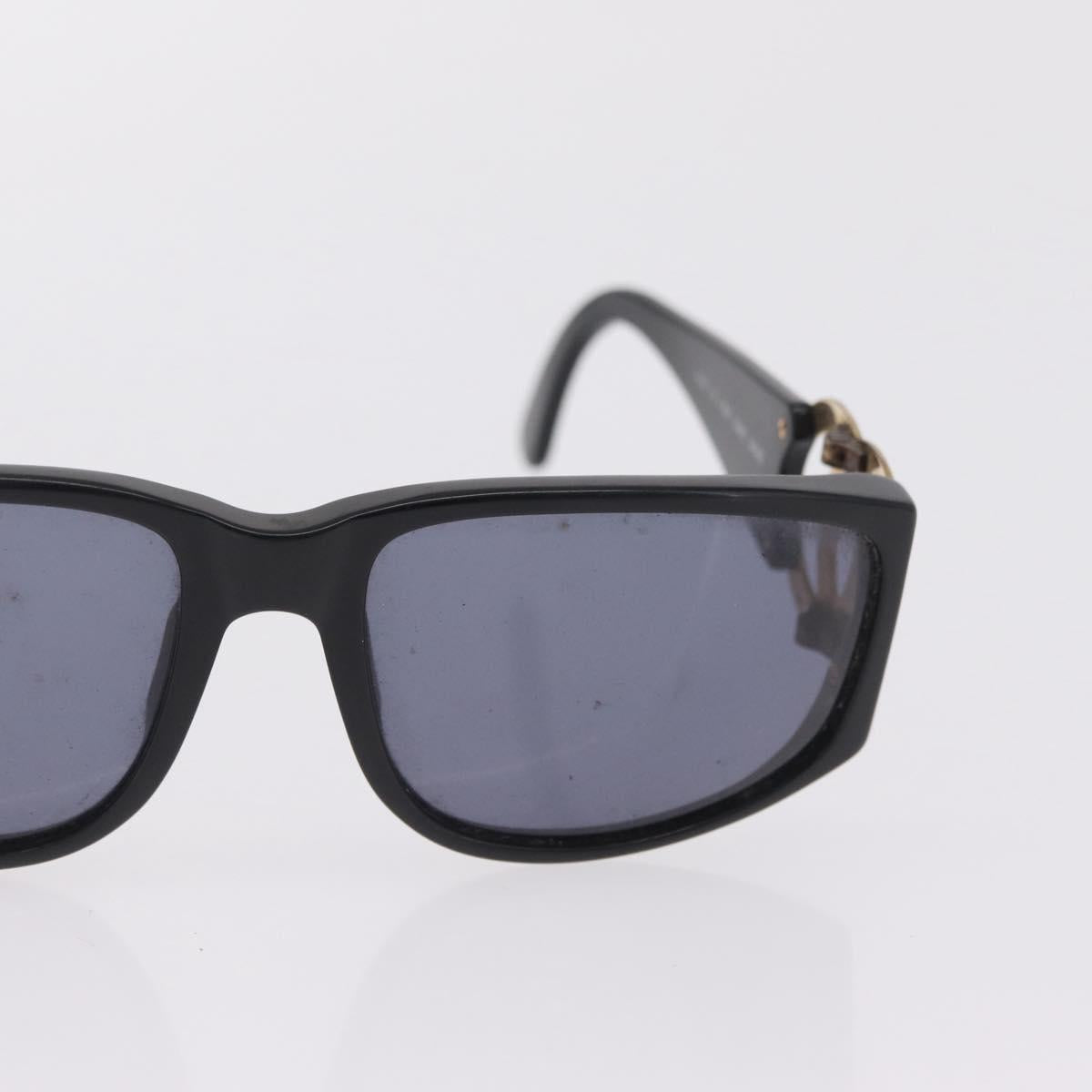 Chanel Black CC Logo Sunglasses detail
