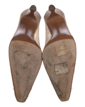 Load image into Gallery viewer, Dior Lace Pumps
