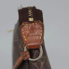 Load image into Gallery viewer, Louis Vuitton Monogram Pochette
