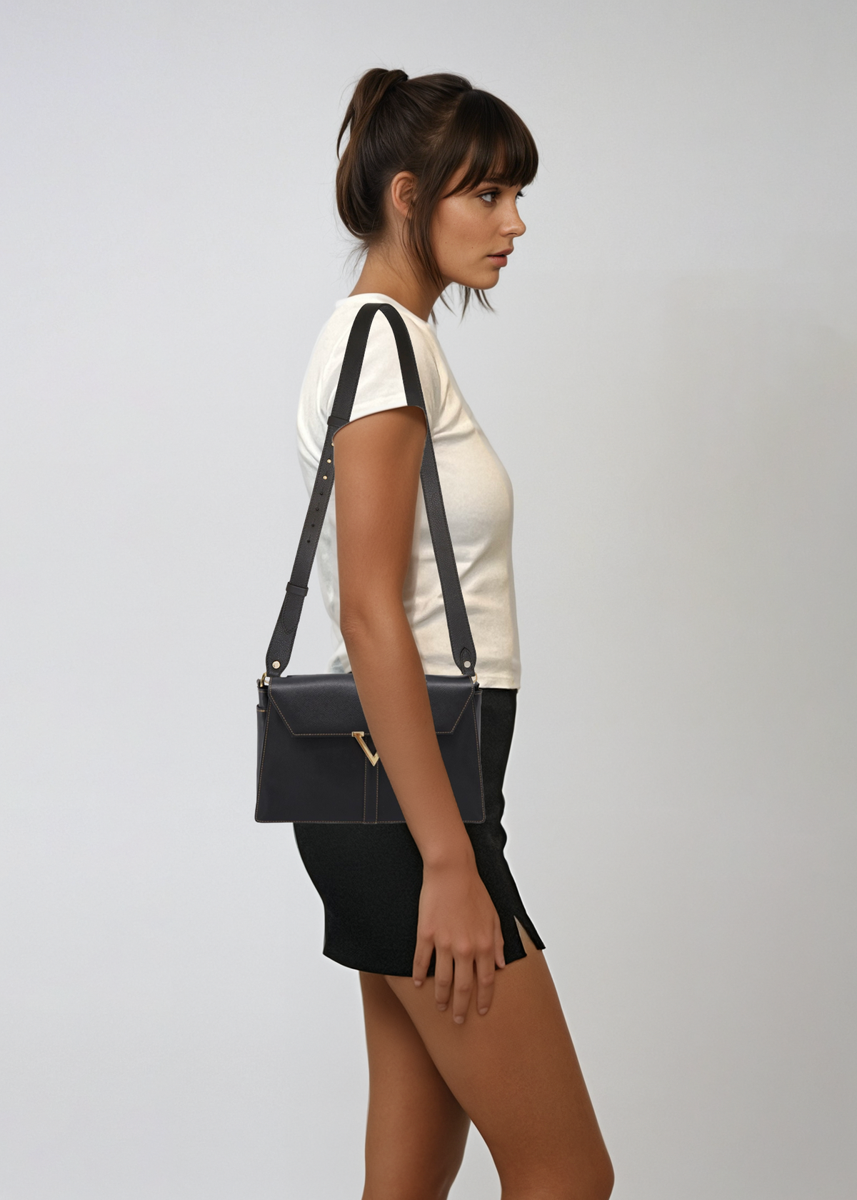 Valentino Contrast Stitched Black Leather Shoulder Bag