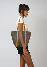 Load image into Gallery viewer, Louis Vuitton Monogram Tote
