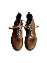 Load image into Gallery viewer, Gianvito Rossi Brown Suede Boots
