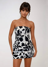 Load image into Gallery viewer, Oscar De La Renta Black and White Mini Dress
