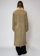 Load image into Gallery viewer, Shearling Beige Jacket
