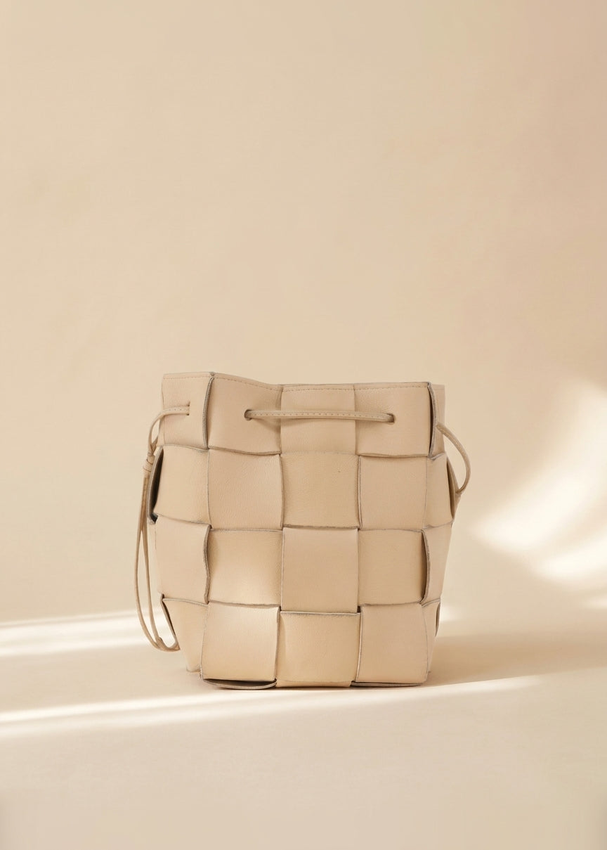 Bottega Veneta Tan Intrecciato Bucket Bag cover
