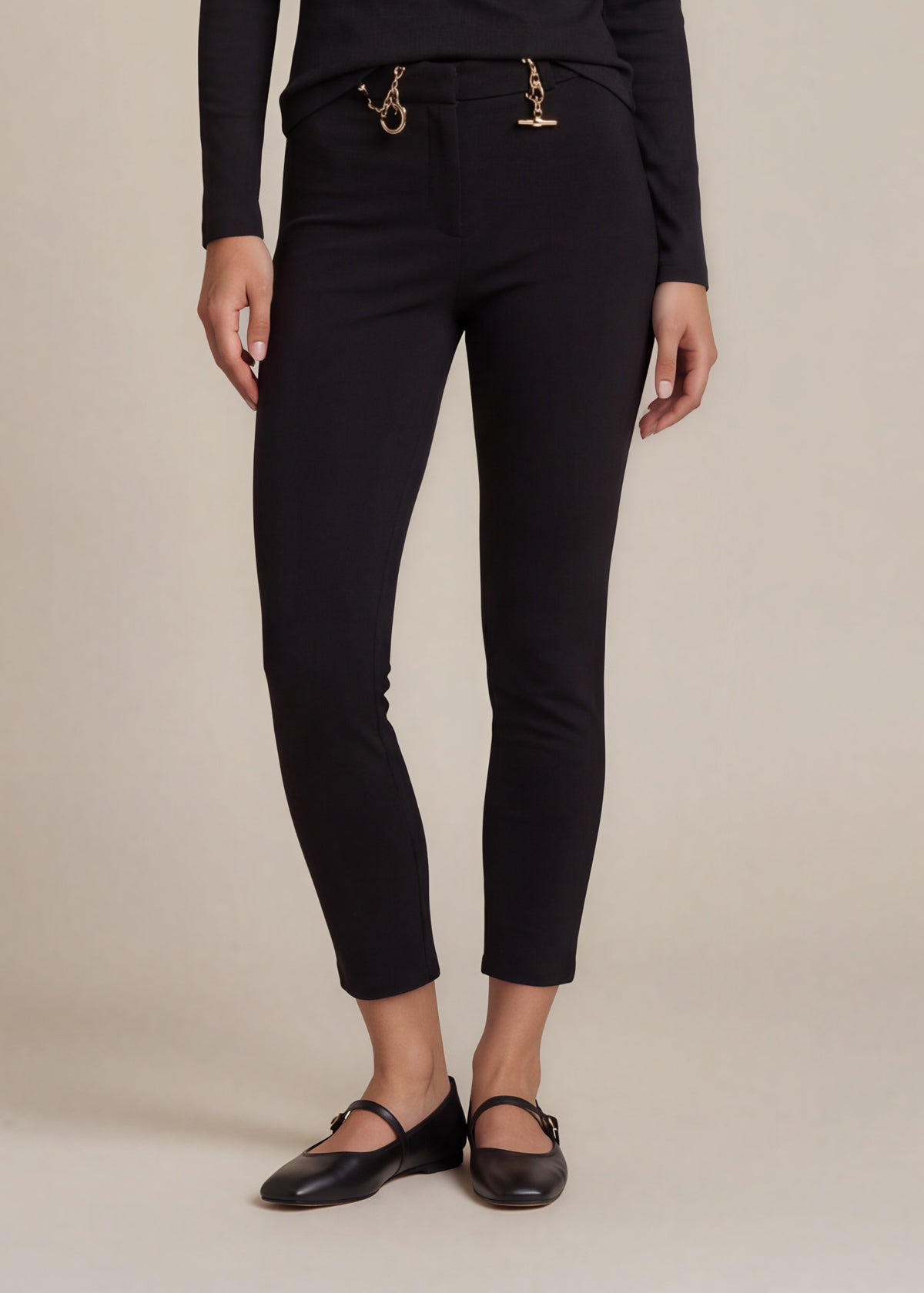 Gucci Vintage Black and Gold Capris detail
