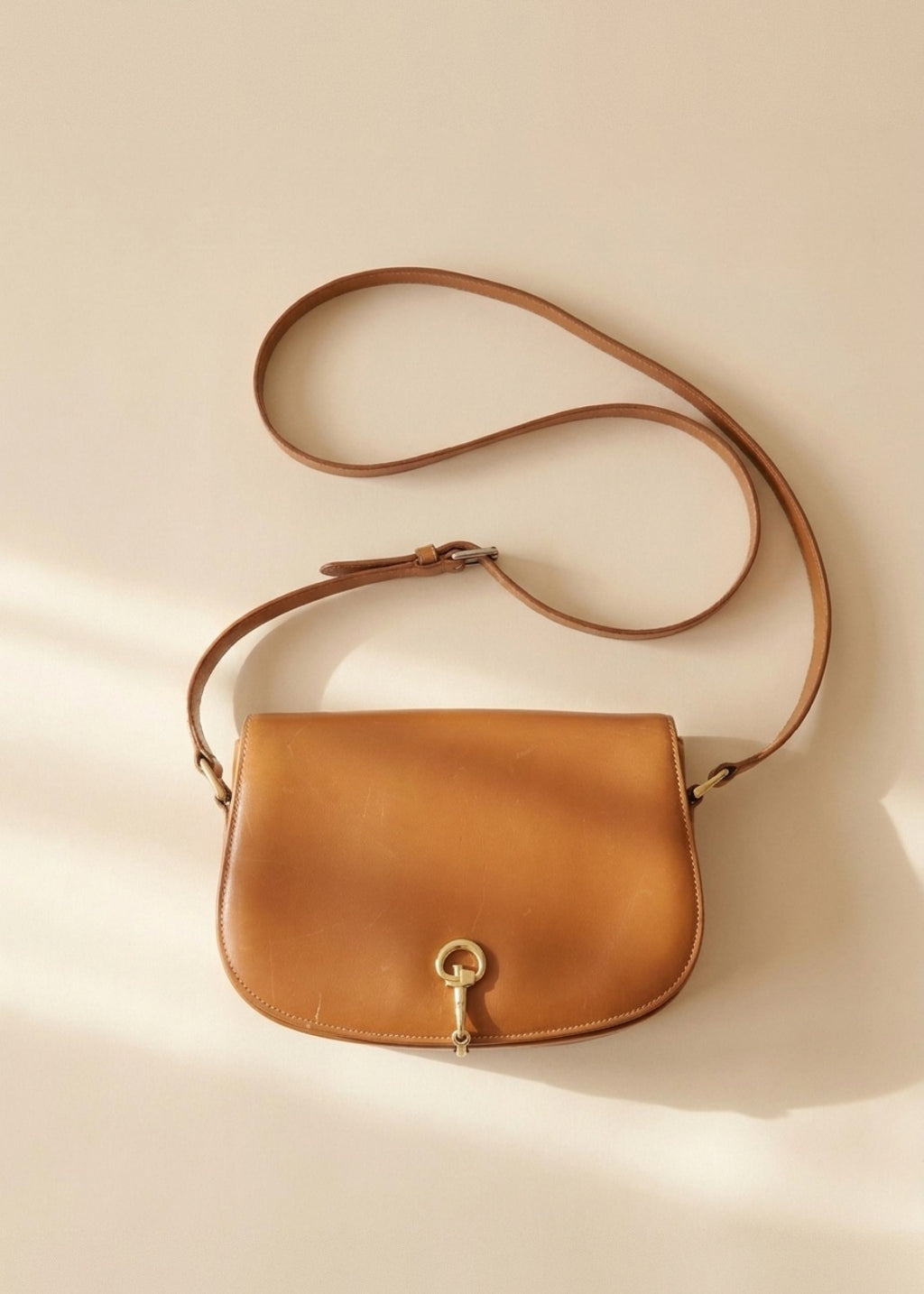 Gucci Tan Leather Horsebit Shoulder Bag cover